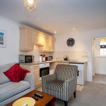 The Spires - Cosy Apartment Just Outside Of City Centre Canterbury Eksteriør billede