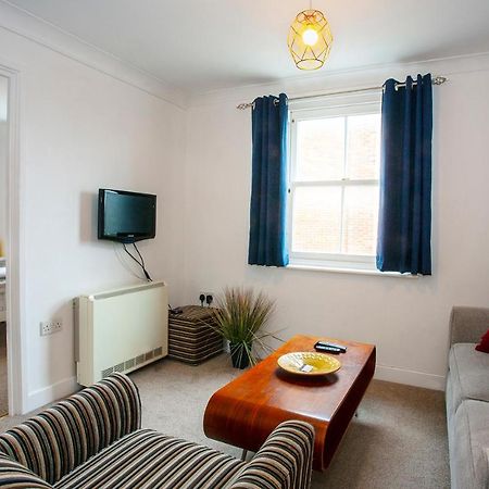 The Spires - Cosy Apartment Just Outside Of City Centre Canterbury Eksteriør billede