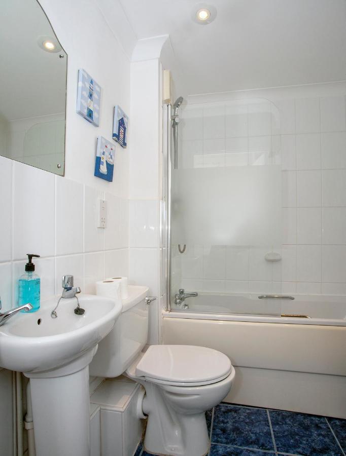 The Spires - Cosy Apartment Just Outside Of City Centre Canterbury Eksteriør billede