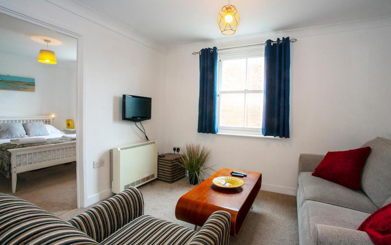 The Spires - Cosy Apartment Just Outside Of City Centre Canterbury Eksteriør billede